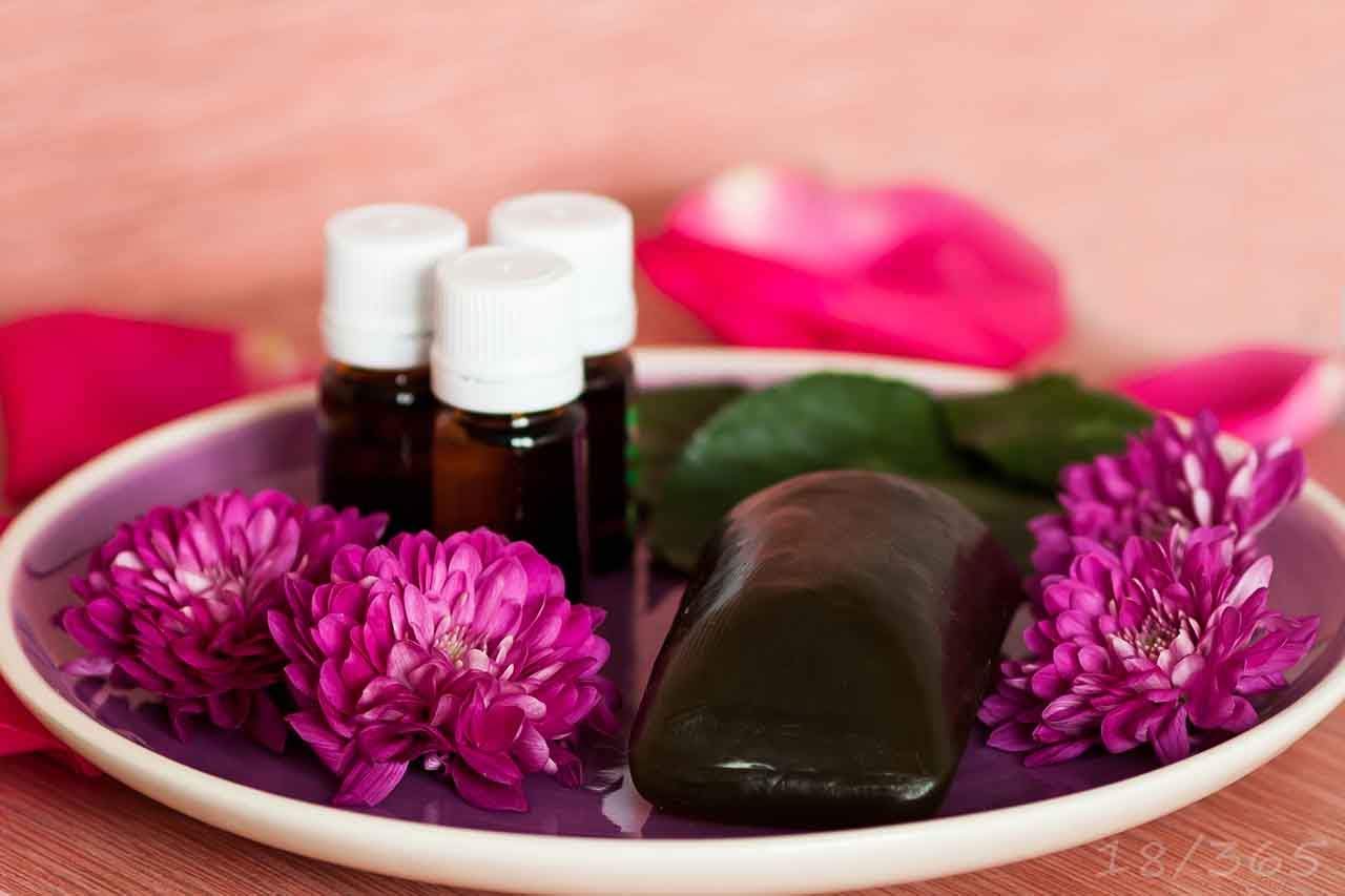 You are currently viewing The Most Popular Natural Oils For Your Skin Care