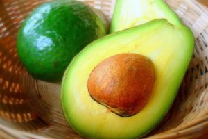 Read more about the article 7 Things You Didn’t Know Avocado Oil Could Do