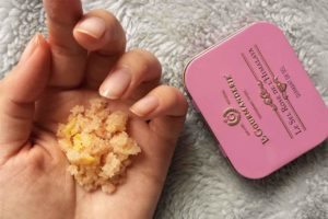 Read more about the article How To Use Natural Salts For Skincare
