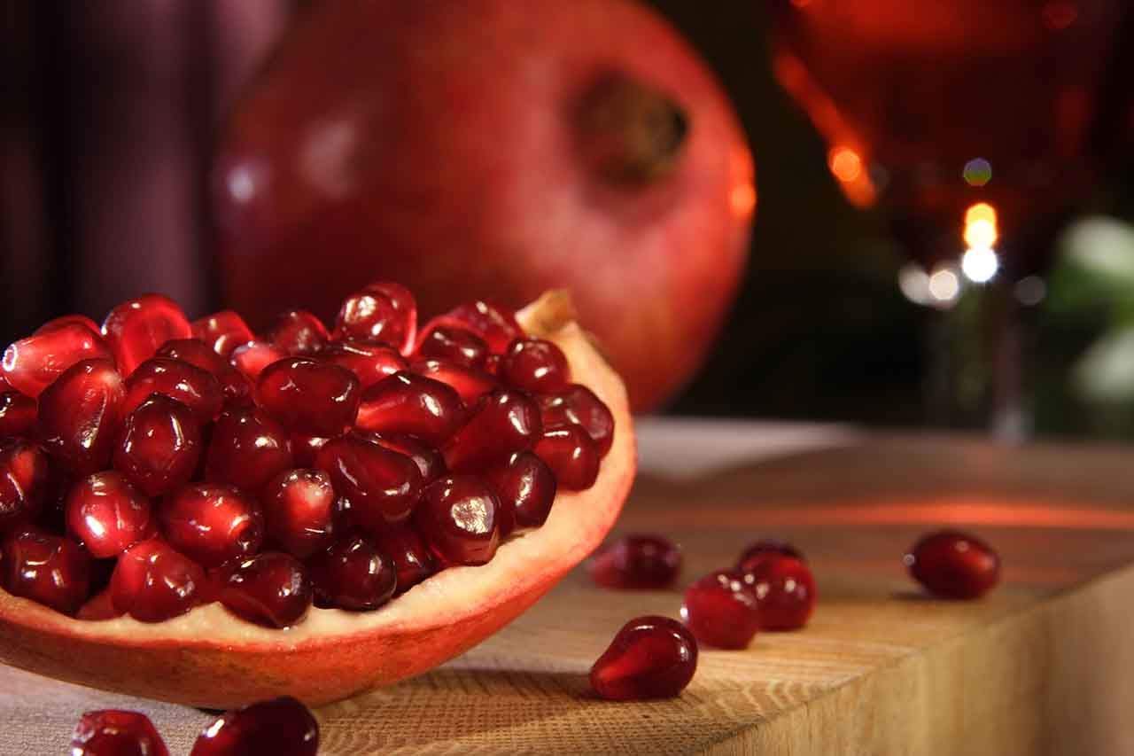 You are currently viewing Pomegranate Cure For Cold And Flu