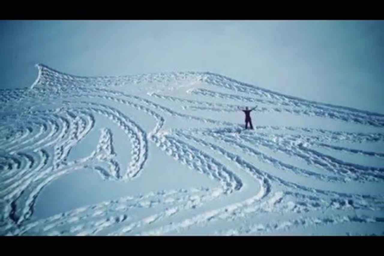 Read more about the article This Man Created The Largest Game Of Thrones Snow Tribute On Earth