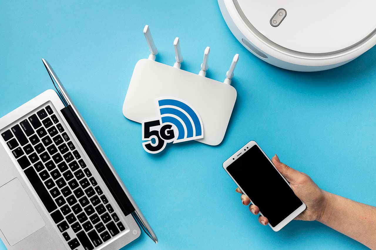 What Is 5G Technology And Does It Have Health Risks: The great revolution of 5G lies in that it improves all the necessary parameters in wireless communication: bandwidth, latency and even capacity or number of devices connected at the same time. With 5G it is possible to transmit data at a speed of more than 100 MB per second (reaching up to 1 GB per second) and the latency is very low (1 millisecond, below 30 milliseconds with 4G).