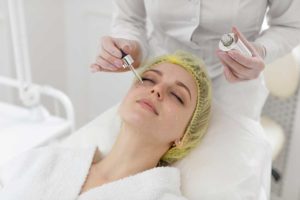 Read more about the article Vitamin C And Ferulic Acid, What Is The Difference?